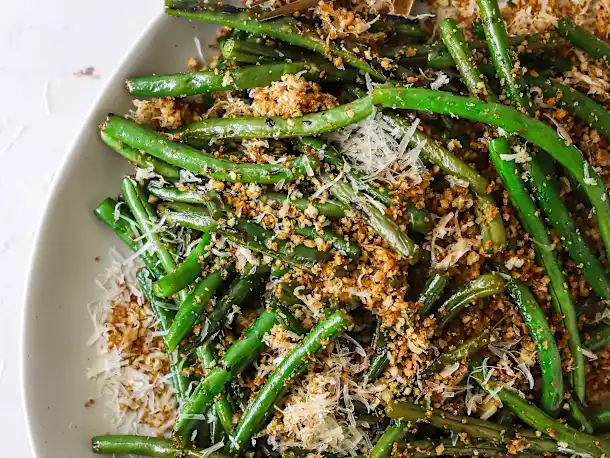 Italian Green Beans with Garlic-Parmesan Breadcrumbs