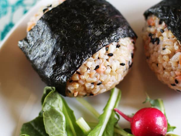 Recipe: Salmon and Black Sesame Onigiri (Japanese Rice Balls)