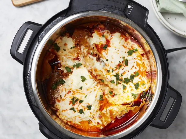 Easy, Cheesy Instant Pot Lasagna