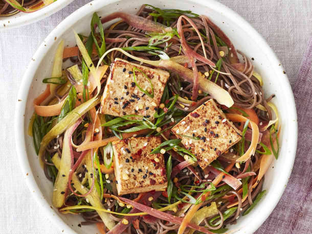 Sesame Soba Noodle Bowl with Crispy Tofu