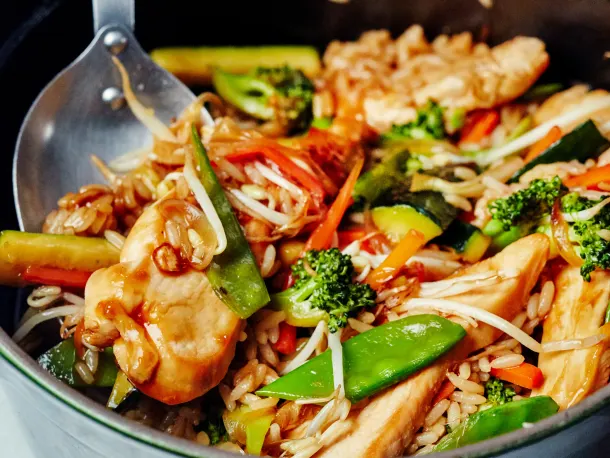 Easy One-Pot Chicken Teriyaki with Vegetables and Rice