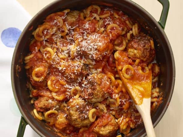 One-Pot Meatballs & Pasta Os