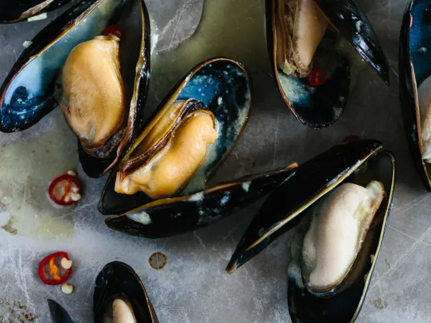 Coconut Thai Green Curry Mussels