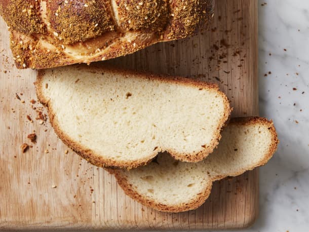 Round Challah with Dukkah