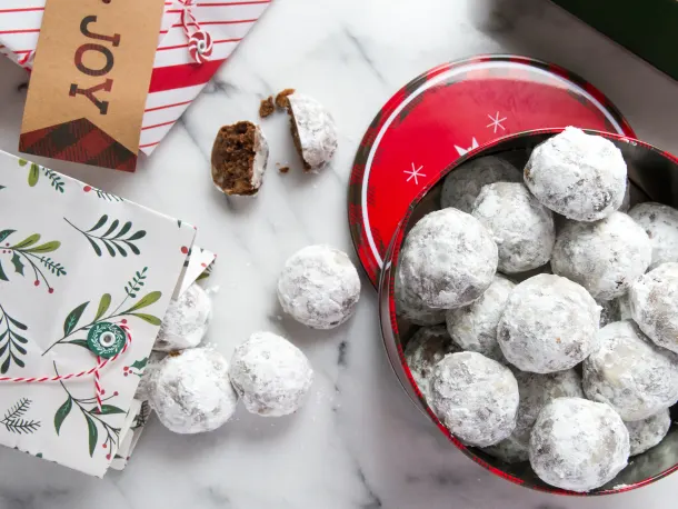 Chocolate Mexican Wedding Cookies
