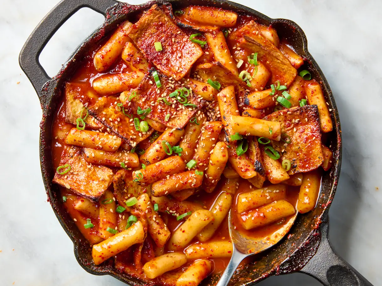Tteokbokki (Korean Sweet & Spicy Rice Cakes)