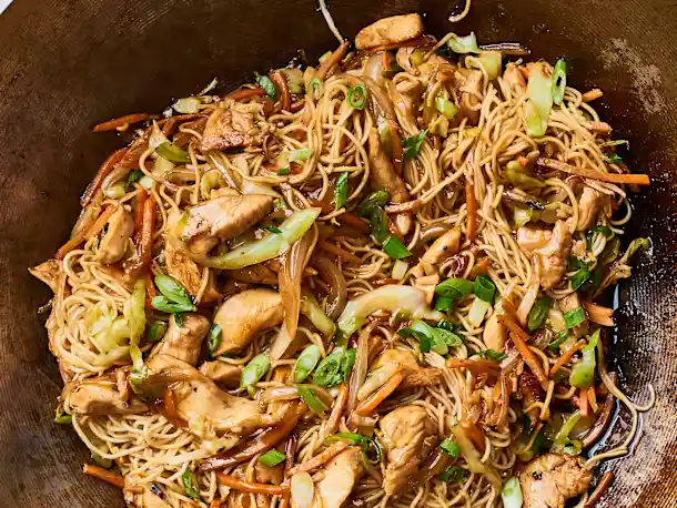 How To Make the Easiest Chow Mein in Just 20 Minutes