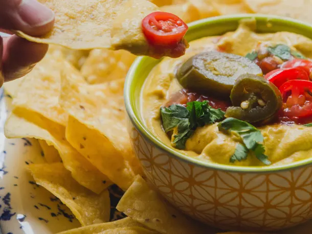 Creamy Vegan Queso Dip