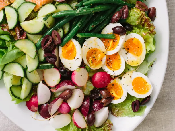 Summery Salmon Niçoise Salad