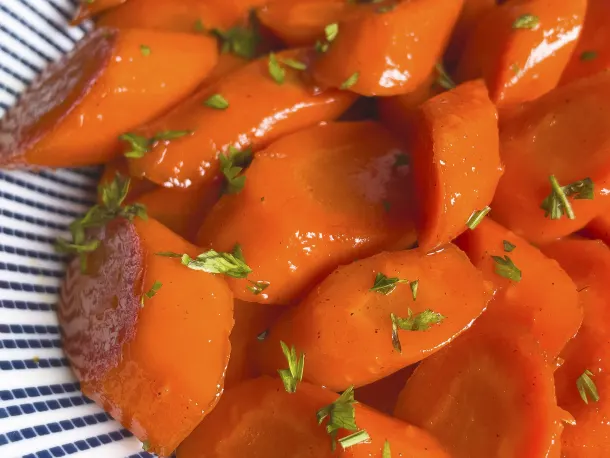 Candied Carrots with Ginger and Cinnamon