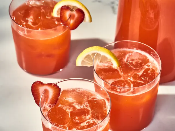 How To Make Strawberry Lemonade