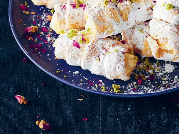 Parwana’s Cream Rolls