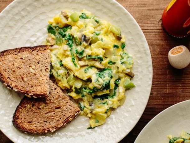 Scrambled Eggs With Green Peppers & Mushrooms