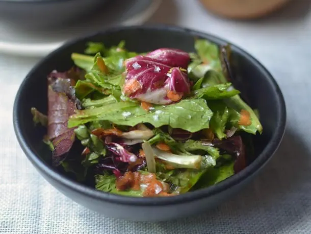 How To Make the Perfect Simple Salad