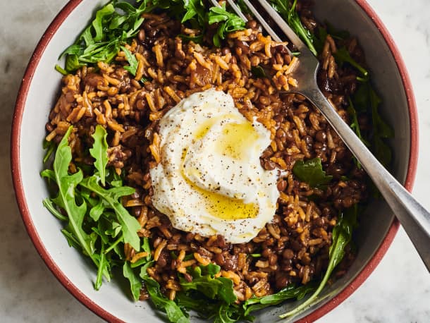 Mujadara, a Powerhouse Blend of Rice, Lentils, and Deeply Caramelized Onions