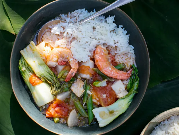 The Tangy Tamarind Stew That Satisfies My Filipinx Food Cravings