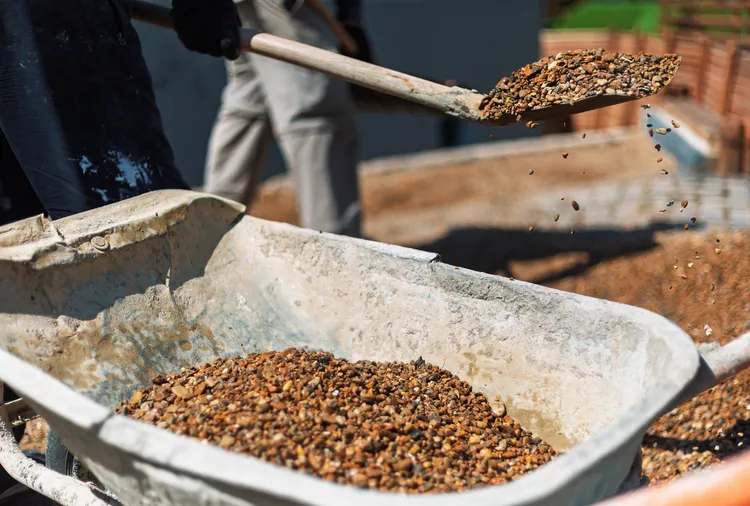 Mulch or Gravel? How to Choose the Best Option for Your Yard