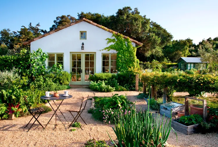How to Make a New Garden Feel Like an Old-World Tuscan Retreat