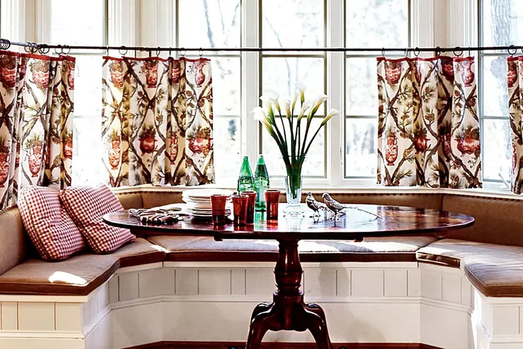 Why You Should Be Hanging Café Curtains Everywhere, According to an Interior Designer