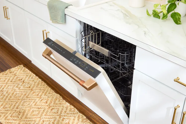 Are You Wasting Water by Hand Washing Your Dishes?