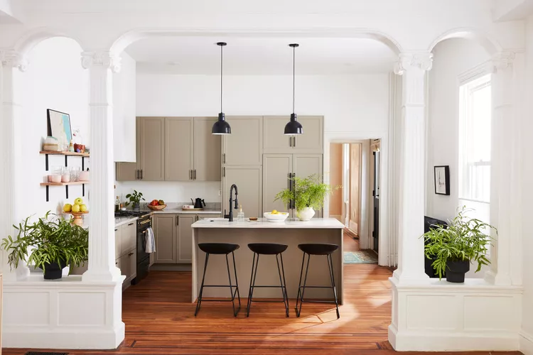 6 Kitchen Cabinet Colors We're Seeing Everywhere This Year