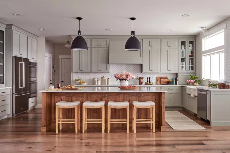 3 Kitchen Paint Colors Experts Say You Can’t Go Wrong With