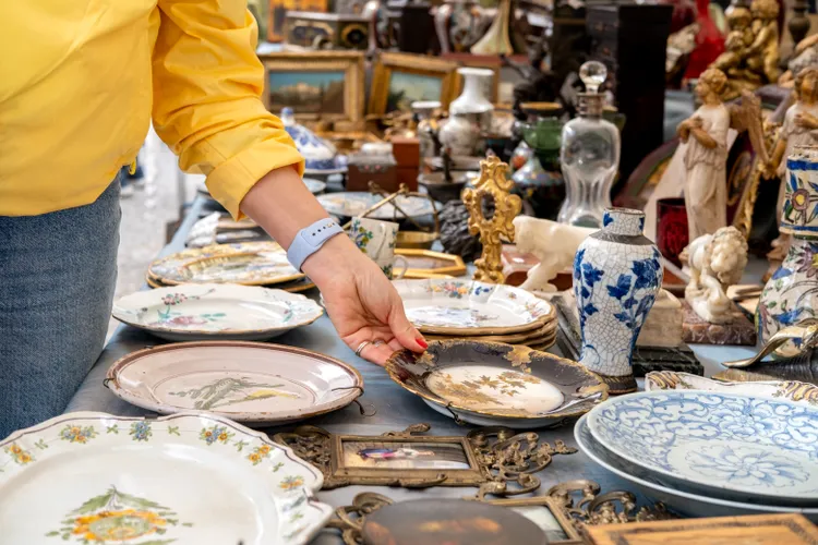 5 Things You Should Never Buy at an Estate Sale (Even if They're Cheap)