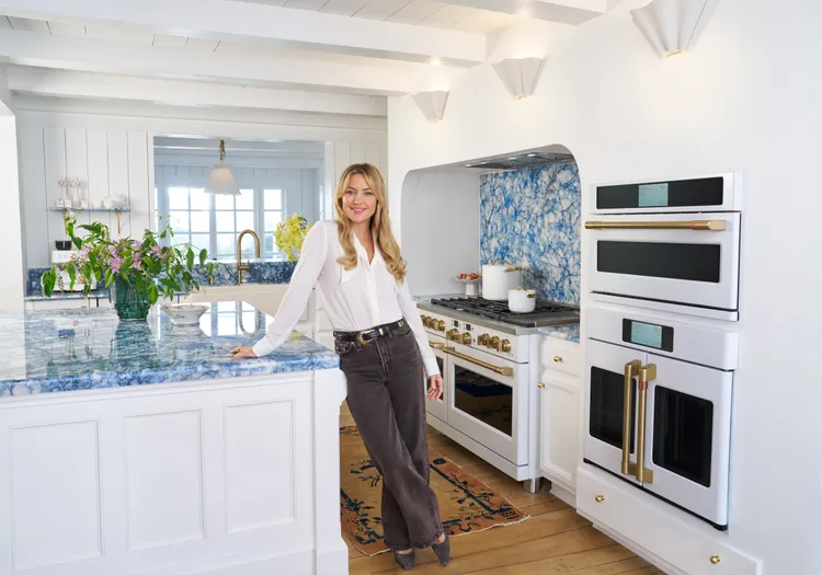 Kate Hudson’s Gorgeous Kitchen Remodel Is Full of Smart Upgrades You’ll Want to Steal
