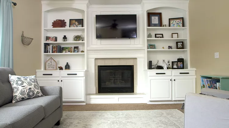 This Colorful Living Room Makeover Came Together in Just 60 Minutes