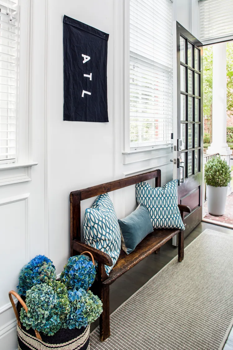 This Before-and-After Townhouse Makeover Proves the Power of Paint