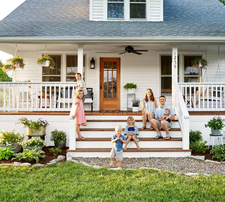 This 1920s Craftsman Remodel Lets the Original Architecture Shine