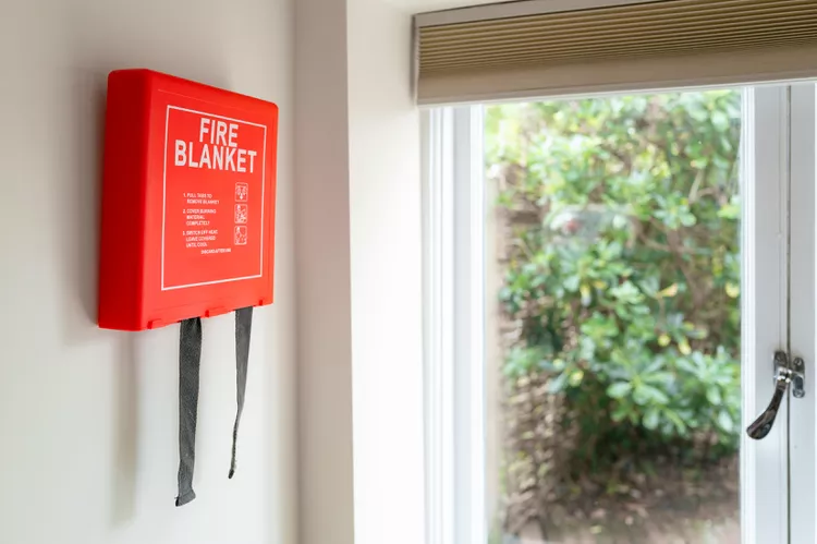 5 Things Safety Experts Want You to Know About Using Fire Blankets