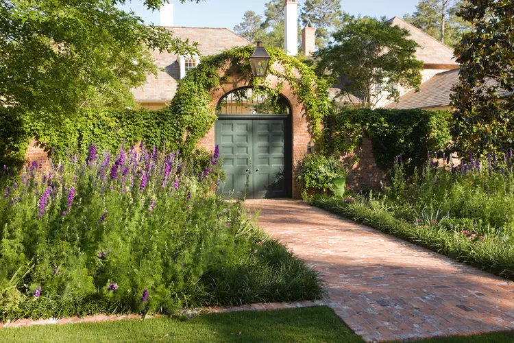 26 Garden Gate Ideas That Will Transform Your Outdoor Space
