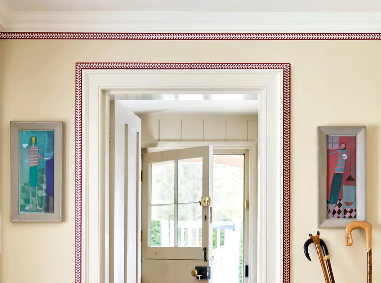 Designers Are Loving Wallpaper Borders Again—Here’s How to Style Them in a New Way