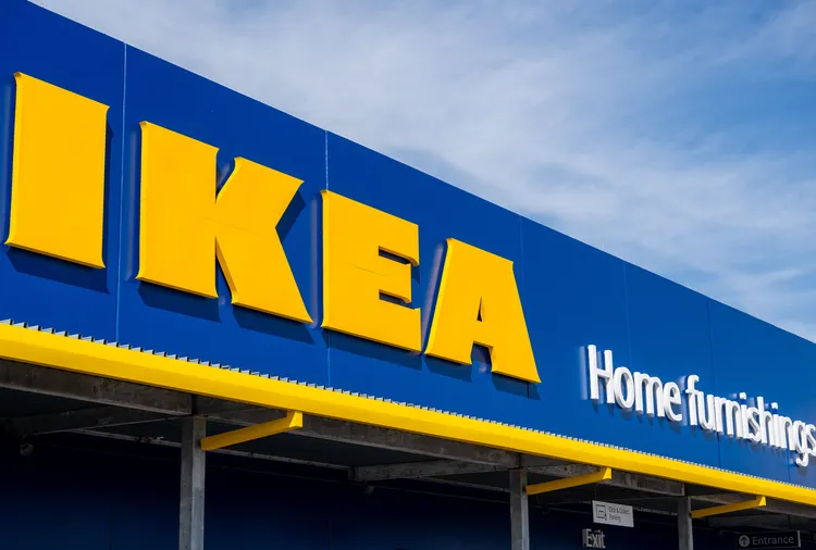 This $3 IKEA Mirror DIY Makes Any Room Look Surprisingly High-End