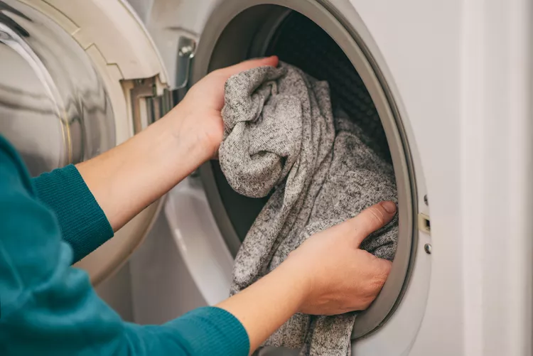 7 Laundry Items You Should Absolutely Never Wash on Hot
