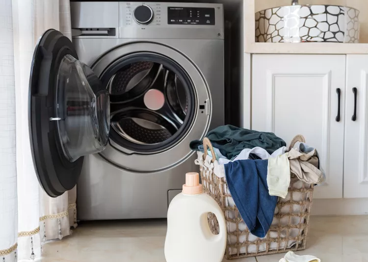 Should You Be Washing Your Leggings Inside Out? Here's What the Laundry Experts Say