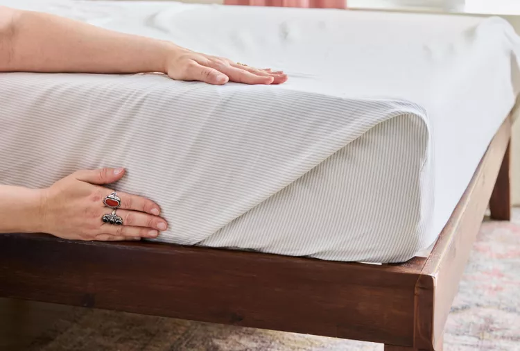 How to Make a Bed with Hospital Corners