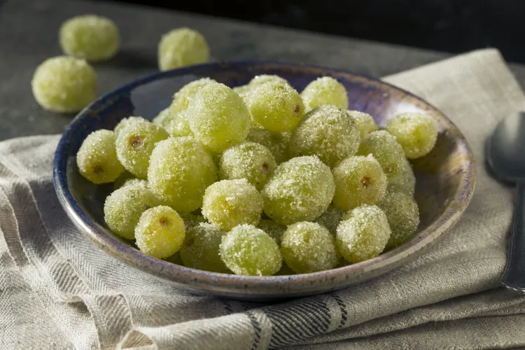 These Sugared Prosecco Grapes Are the Sparkling Treat Your Valentine's Day Needs