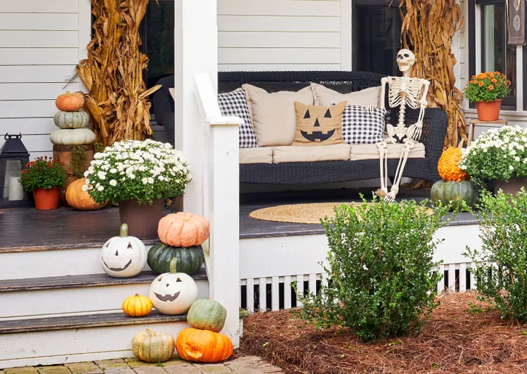 This Trick-or-Treat Balloon Game Will Be the Hit of Your Halloween Bash