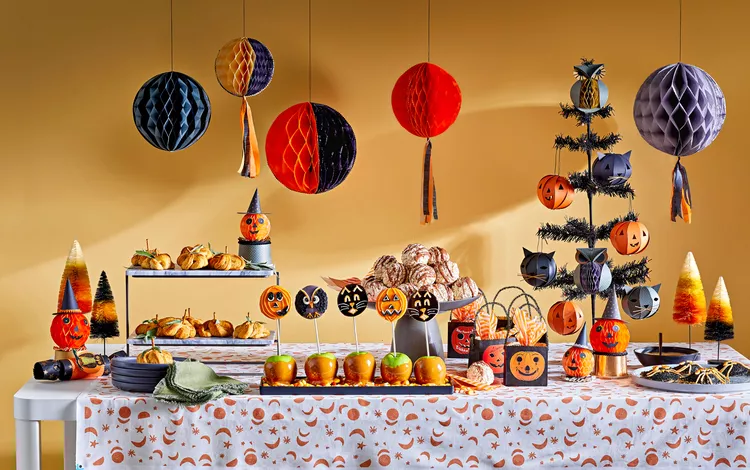 ’90s Halloween Decor Is Back and Better Than Ever—4 Ways to Achieve the Nostalgic Look