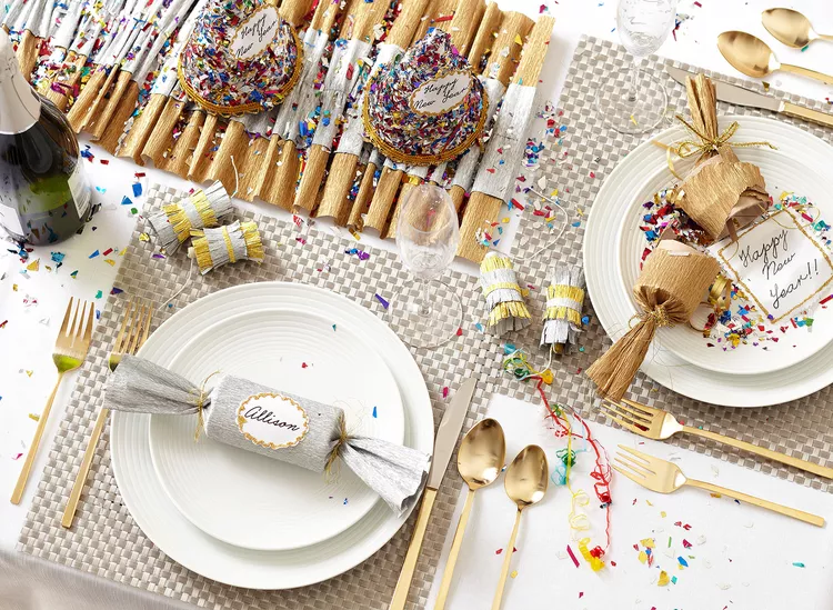22 Easy New Year's Table Decorations That Add Festive Flair