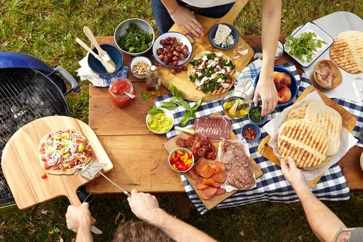 6 Outdoor Entertaining Trends You Have to Try This Summer